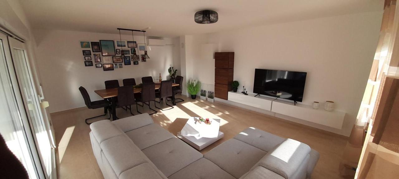 House Emjalemi Apartment Pula
