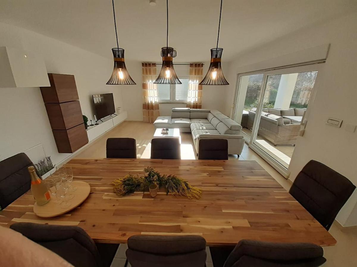 House Emjalemi *