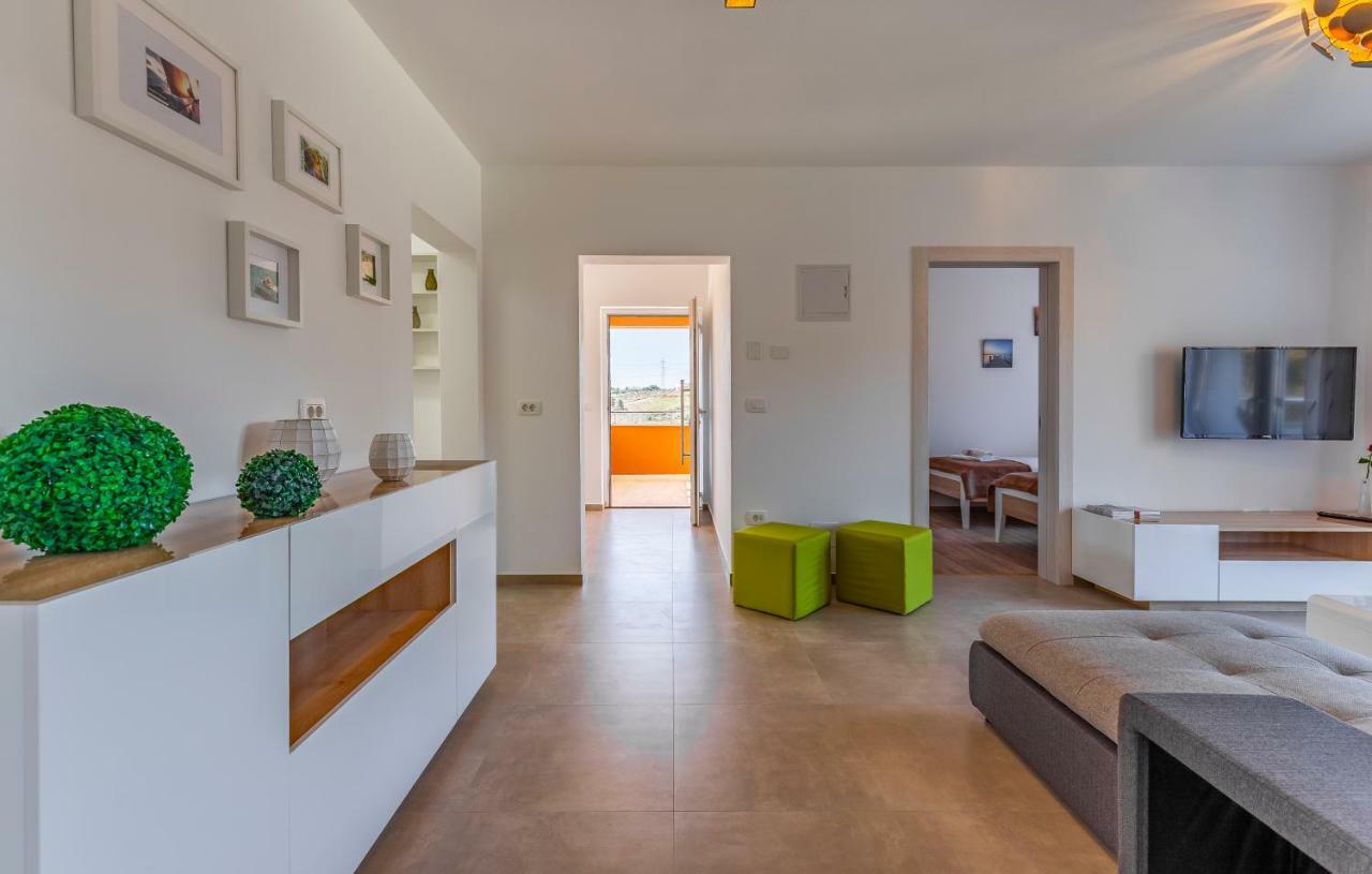 House Emjalemi *